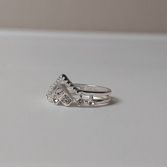 Tiny Cute Silver Tone Ring Size 3.25 - Picture 3 of 10